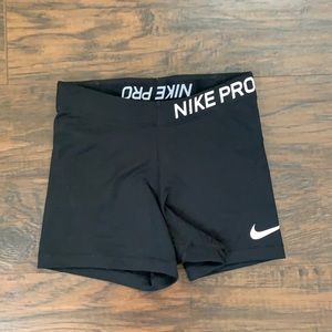 Discontinued design of Nike 3” spandex